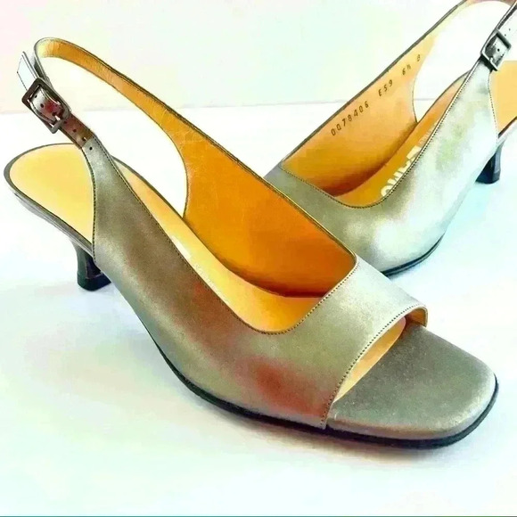 SALVATORE FERRAGAMO GREY LEATHER SLINGBACK KITTY HEEL OPEN TOE SANDALS 6.5 - Picture 5 of 16